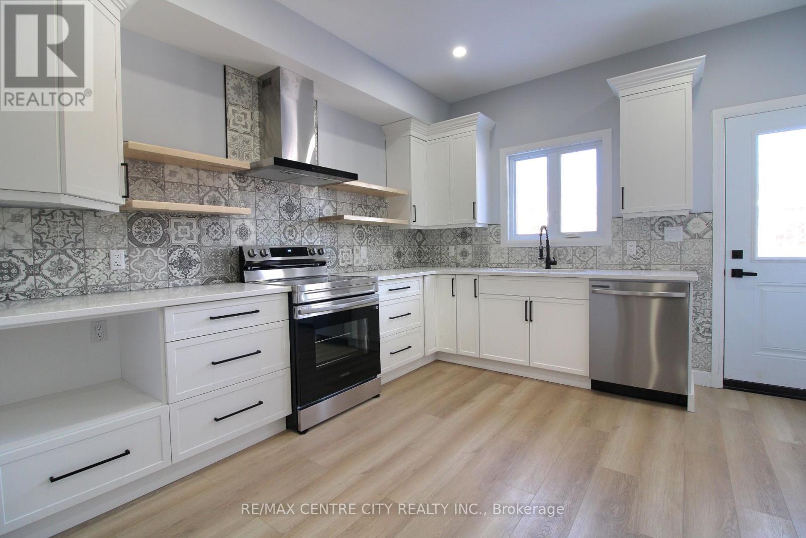 126 Price Street Property Photo 5