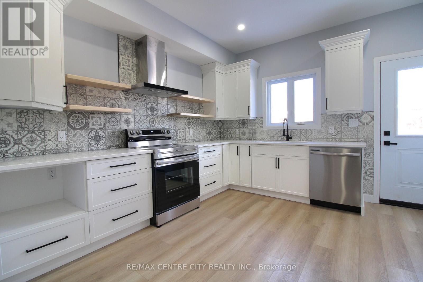 126 Price Street Property Photo 5