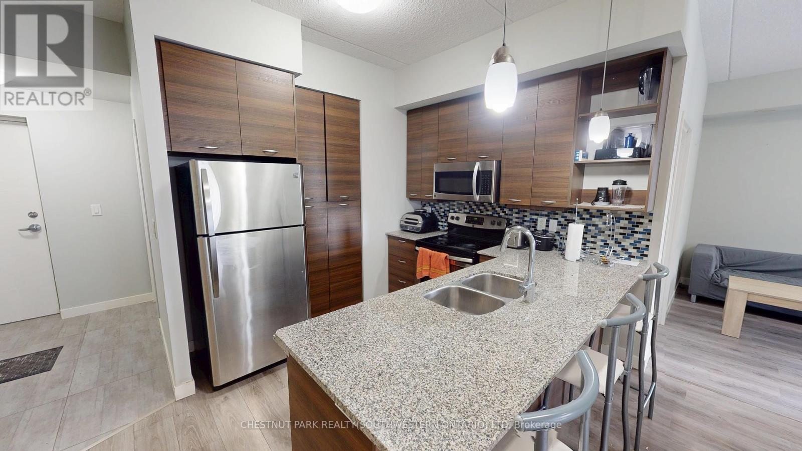 502 - 318 Spruce Street Property Photo 11