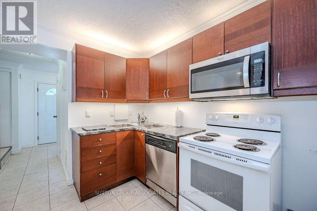 18 - 121 University Avenue E Property Photo 11