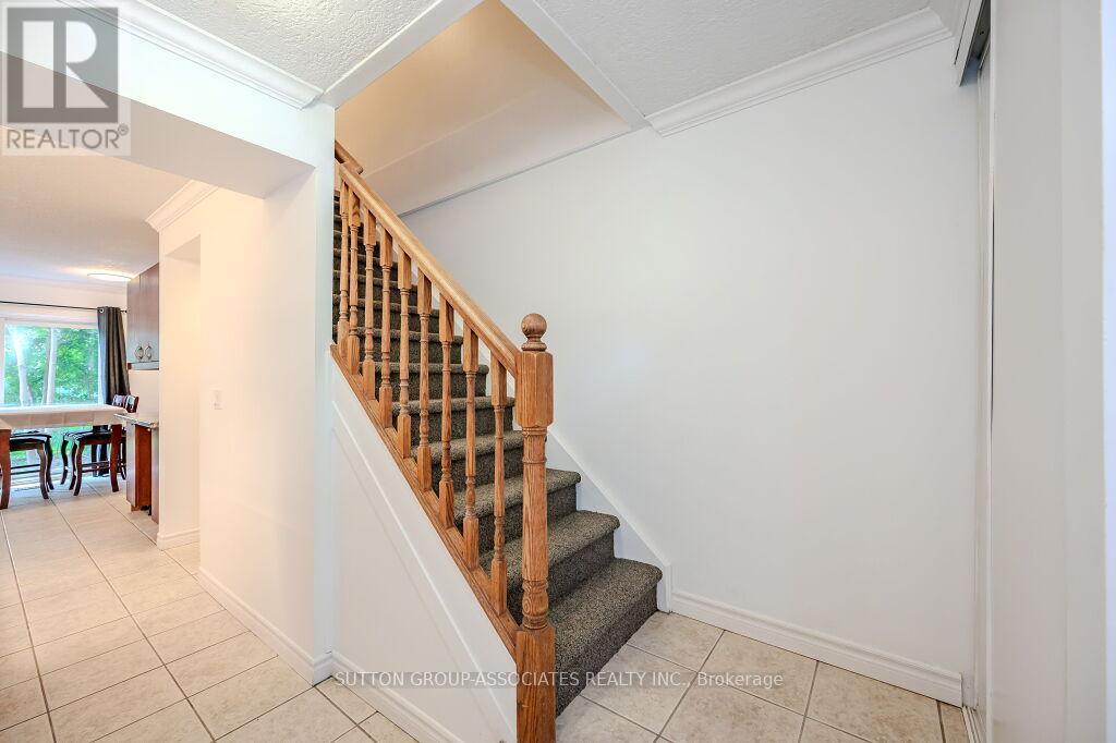 18 - 121 University Avenue E Property Photo 18