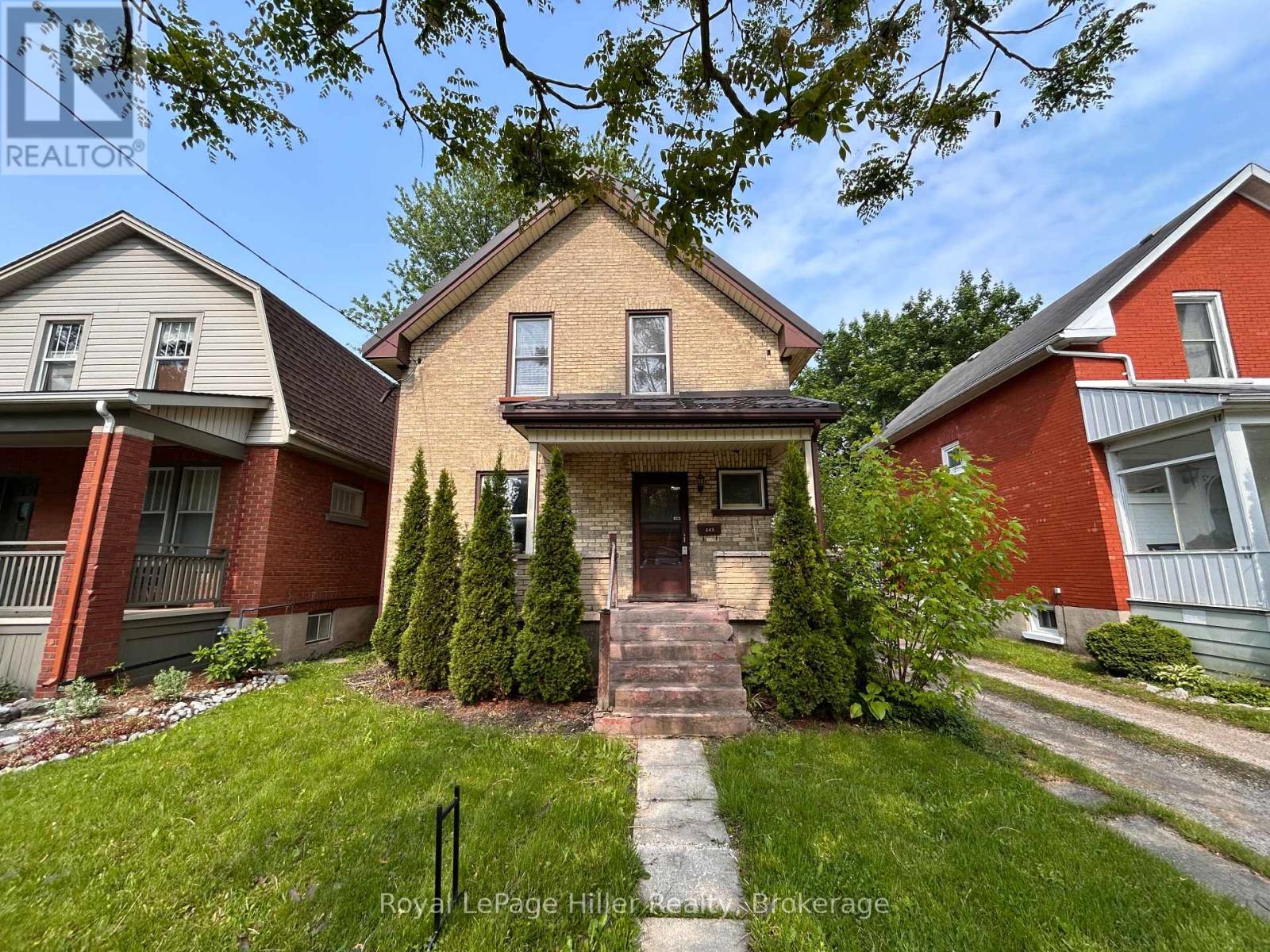 103 MOWAT STREET Property Photo 1
