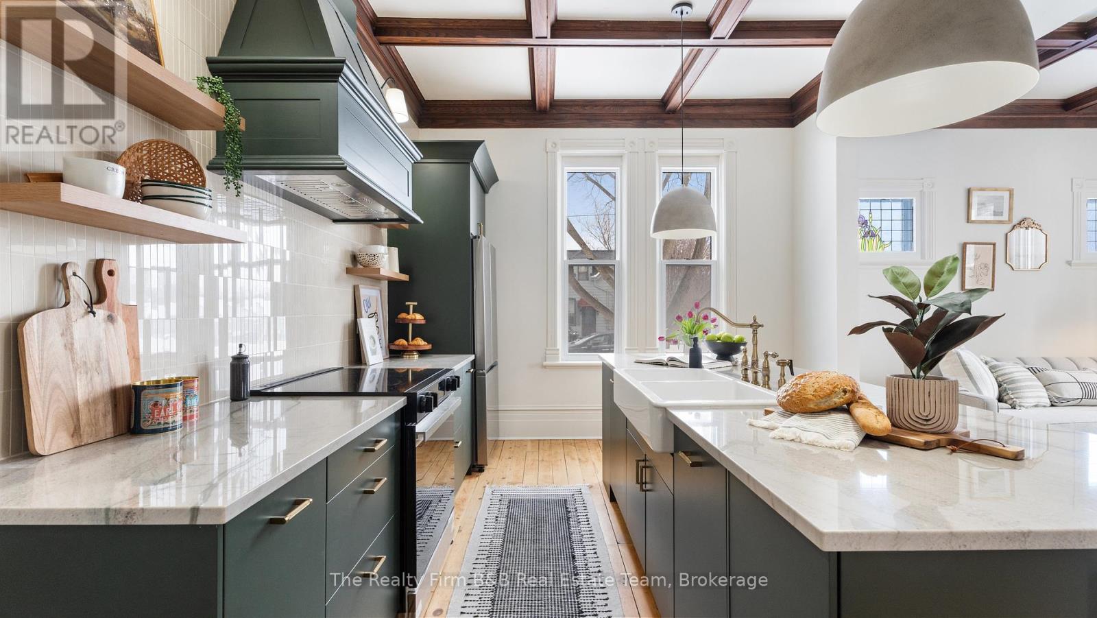 147 Riddell Street Property Photo 8