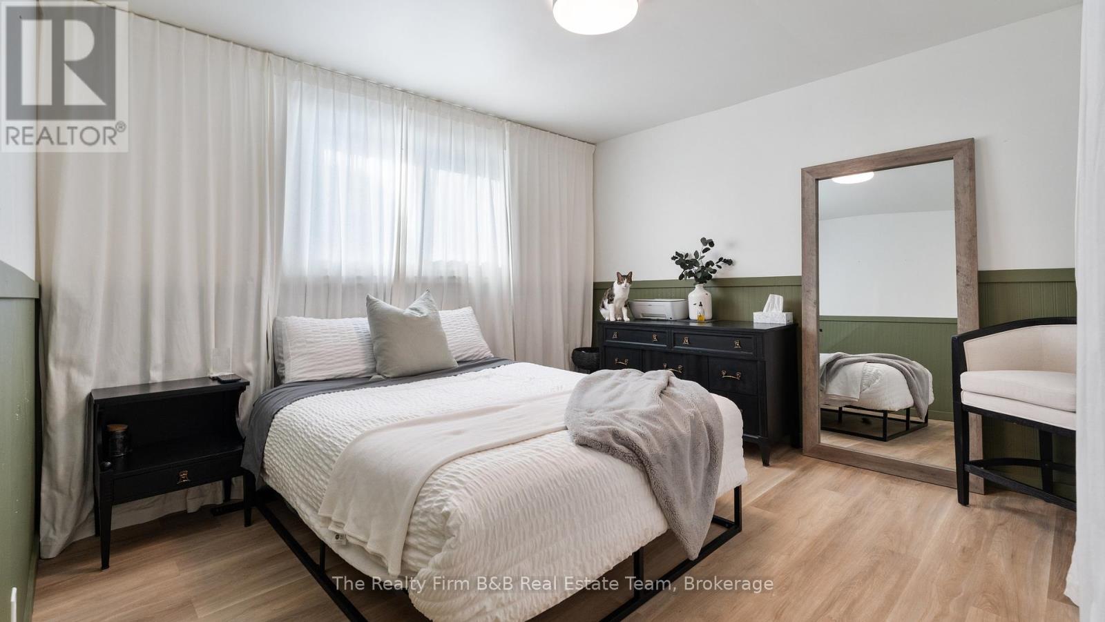 147 Riddell Street Property Photo 29