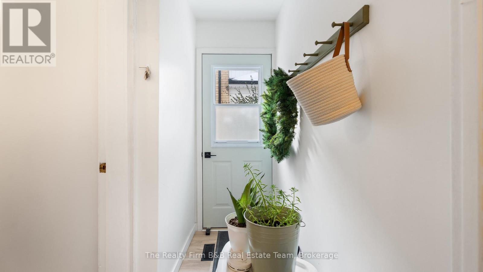 147 Riddell Street Property Photo 34