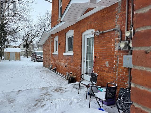 98 Talbot Street S Property Photo 10