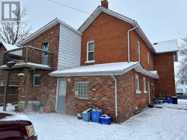98 Talbot Street S Property Photo 12