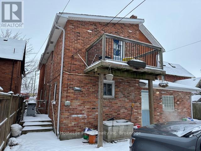 98 Talbot Street S Property Photo 14
