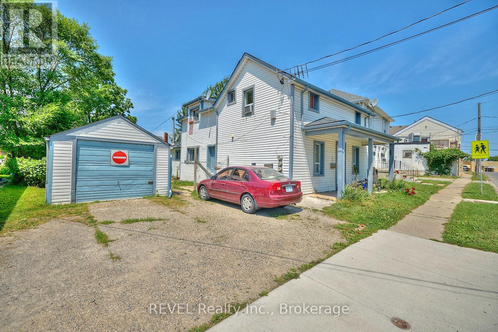 8 Pelham Road Property Photo 3