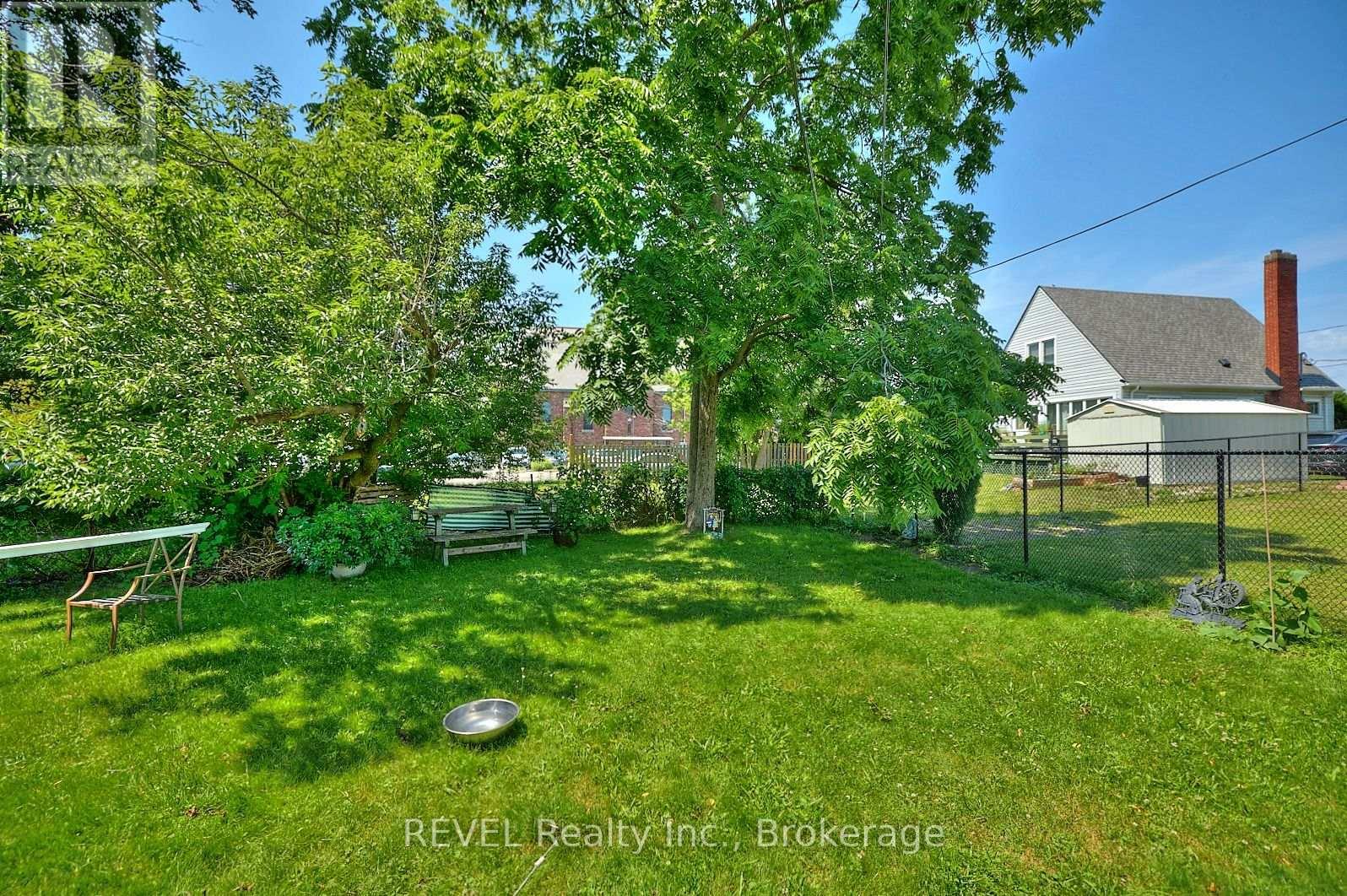 8 Pelham Road Property Photo 5