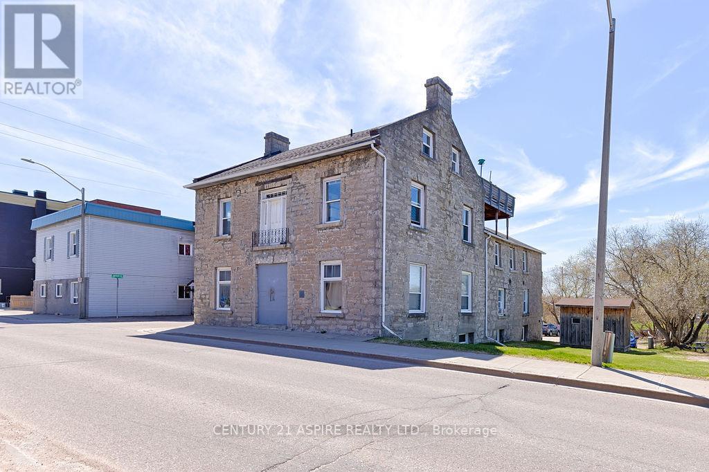 156 Mackay Street Property Photo 1
