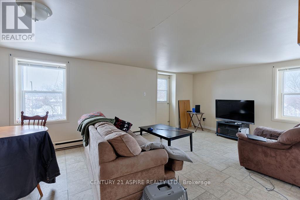 156 Mackay Street Property Photo 30