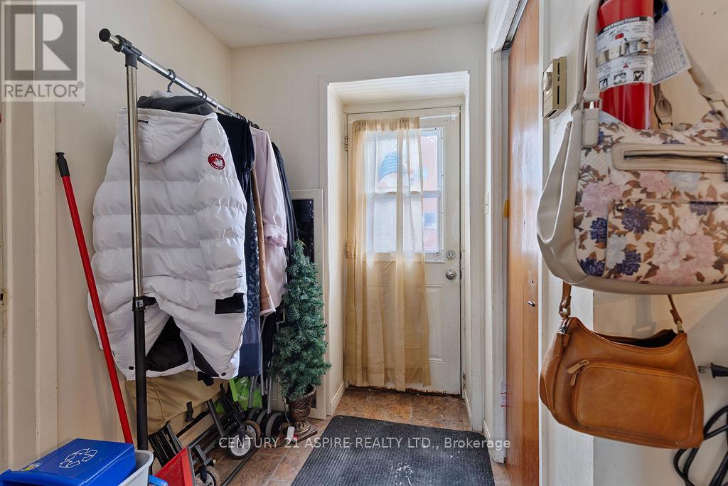 156 Mackay Street Property Photo 32