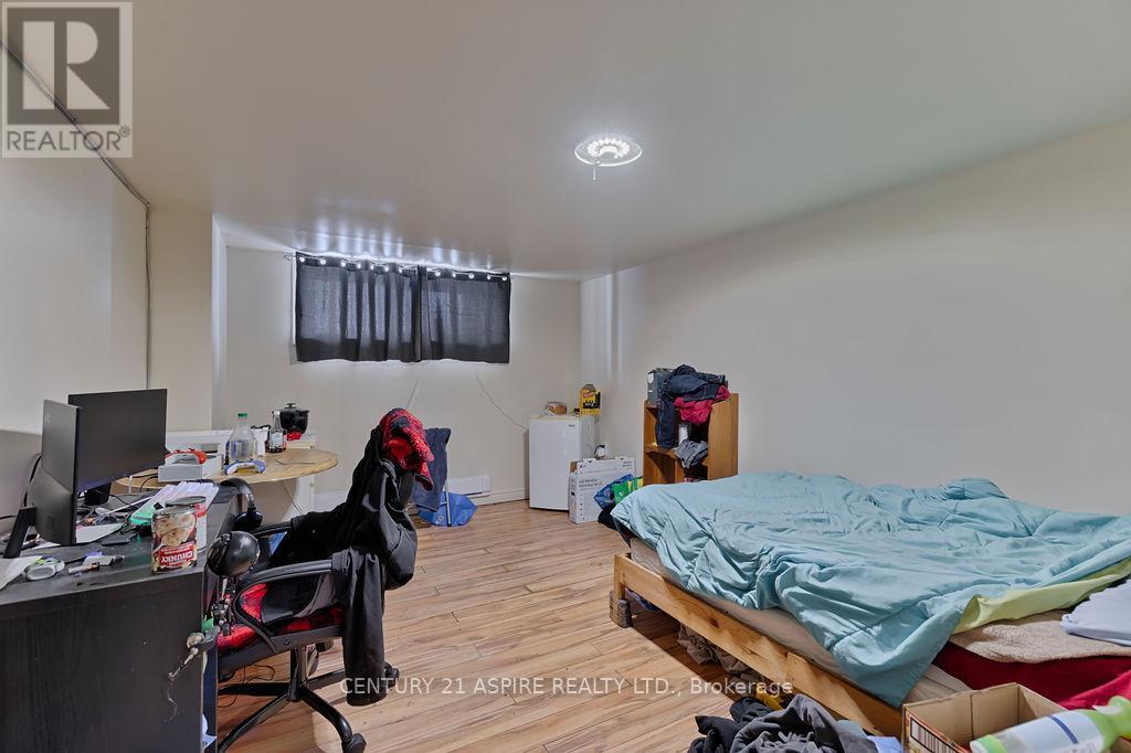 156 Mackay Street Property Photo 43