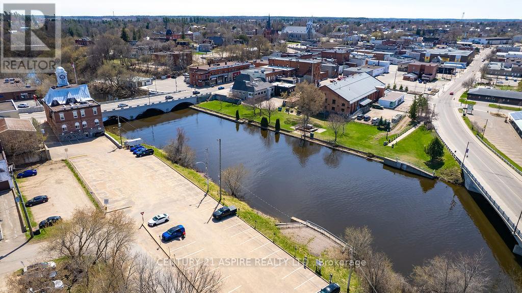 156 Mackay Street Property Photo 48