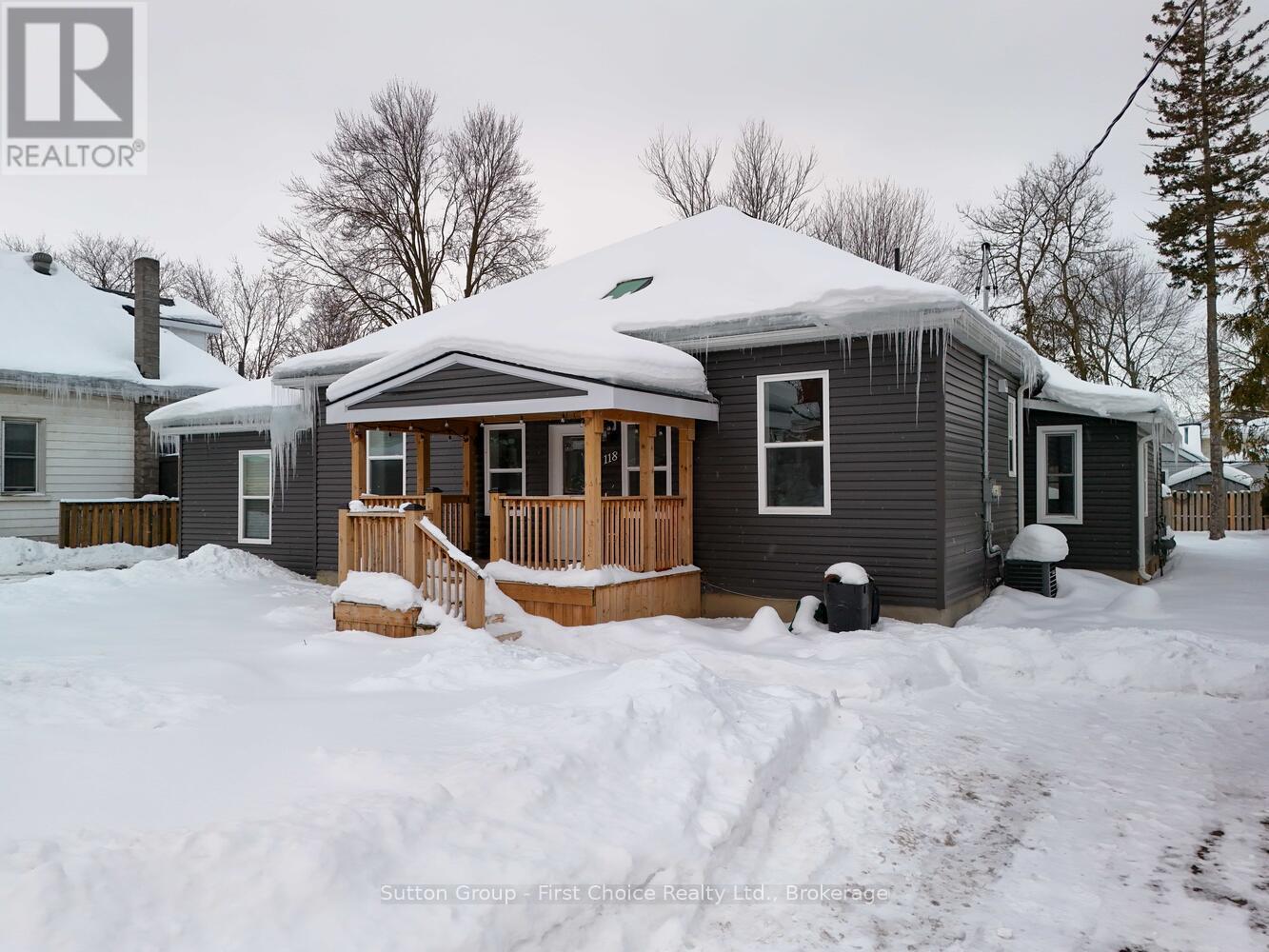 118 WELL STREET Property Photo 1