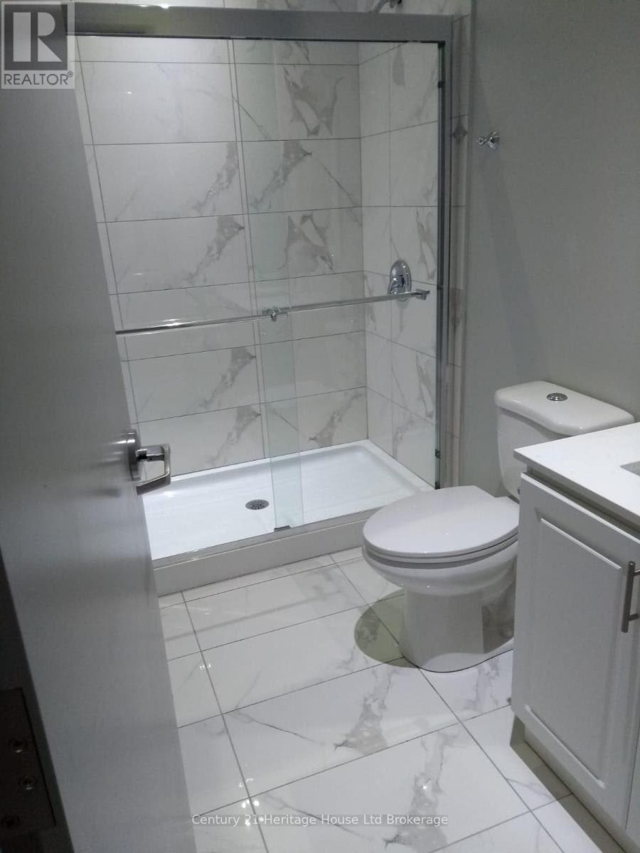 579-581 Dundas Street Property Photo 17