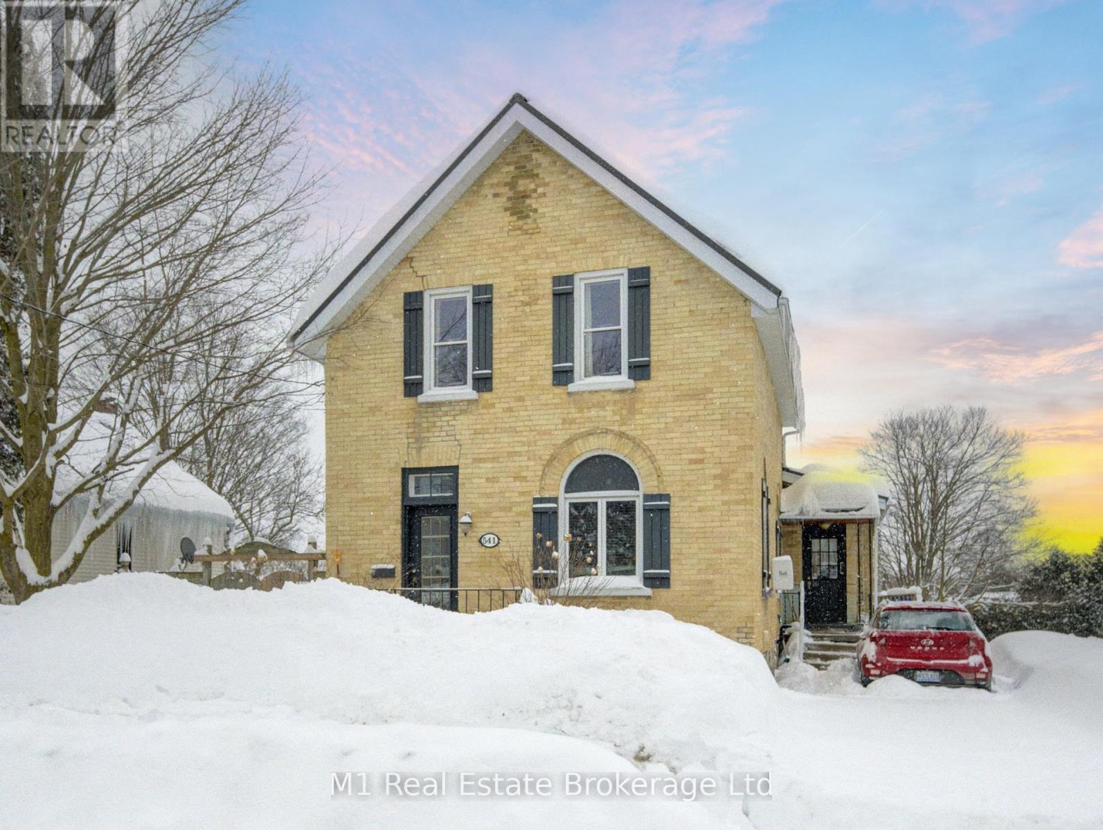 541 9th Street Property Photo 2