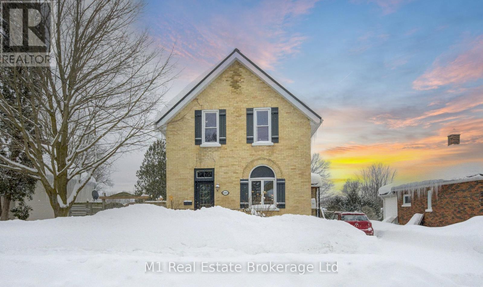 541 9th Street Property Photo 3