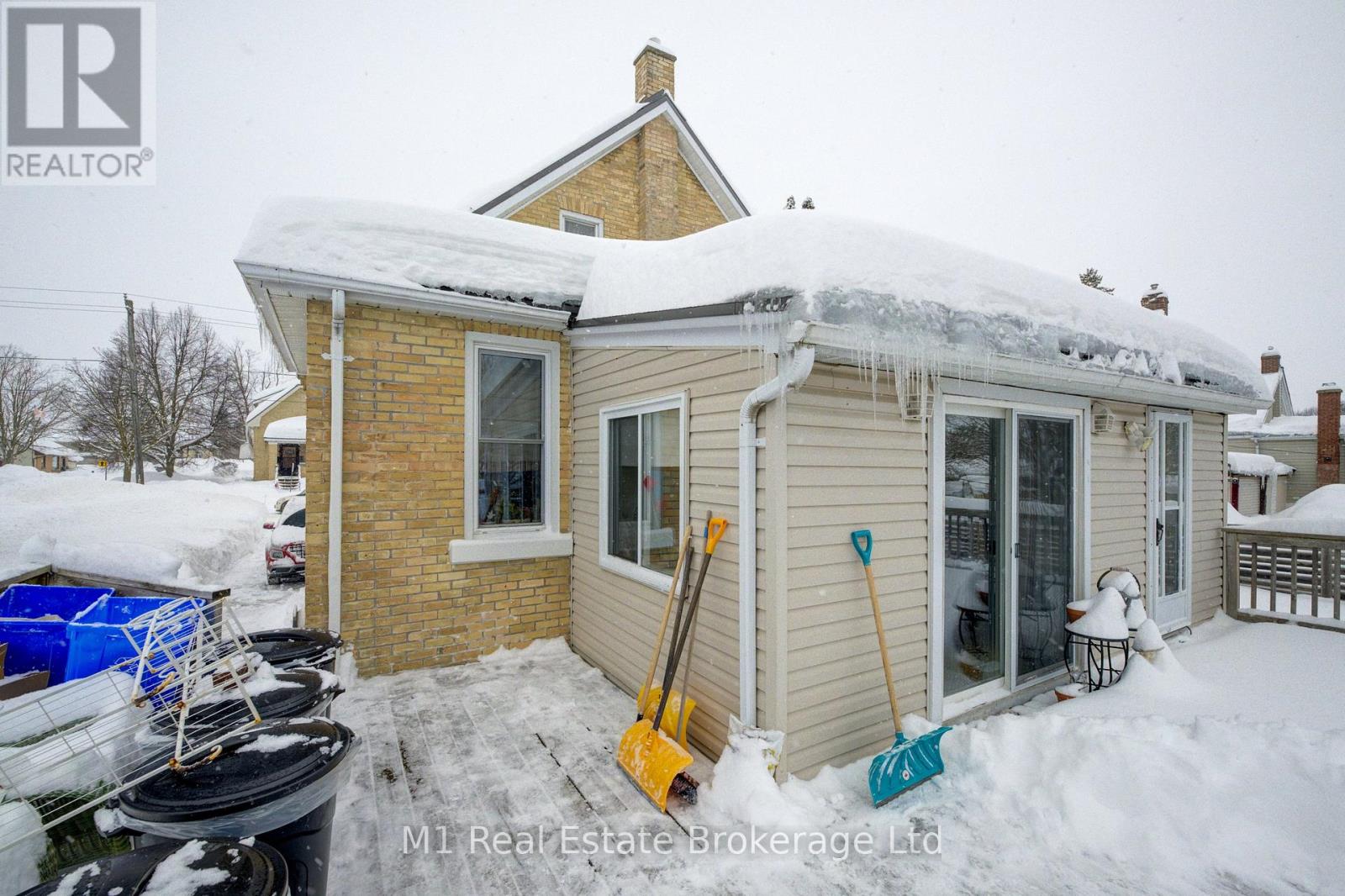 541 9th Street Property Photo 7