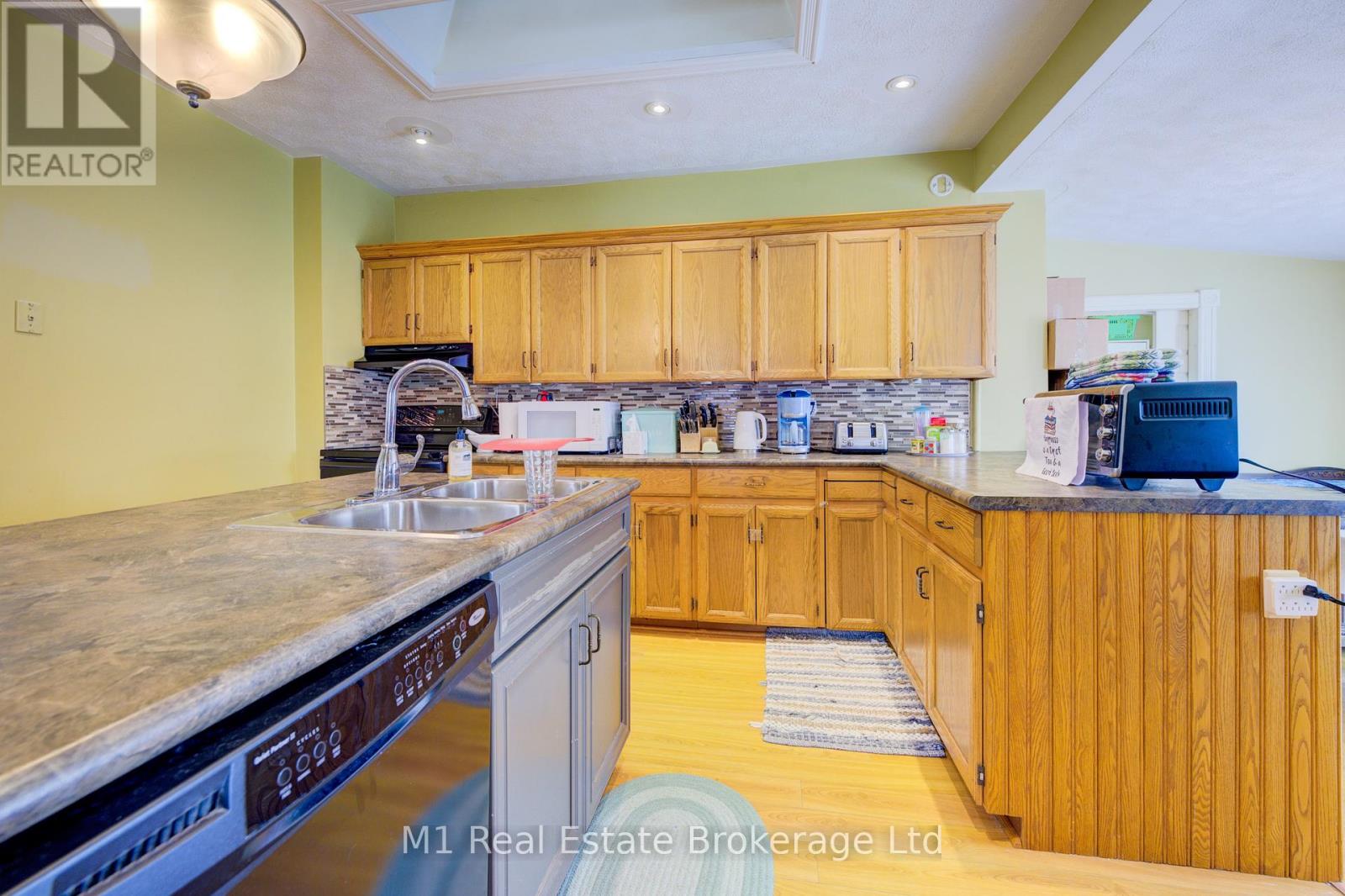 541 9th Street Property Photo 10