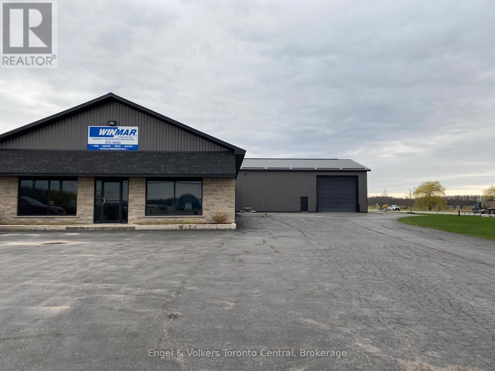 223023 17 GREY ROAD Property Photo 1