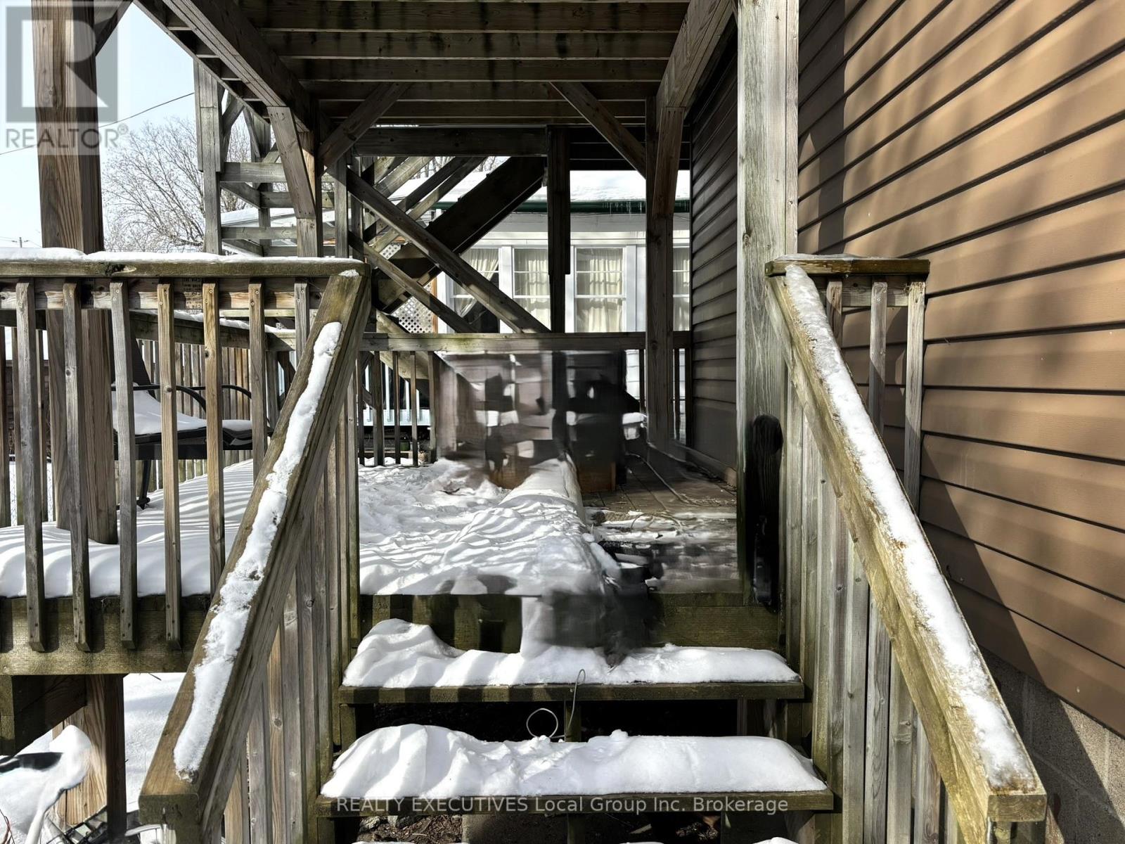 147 Second Avenue E Property Photo 5