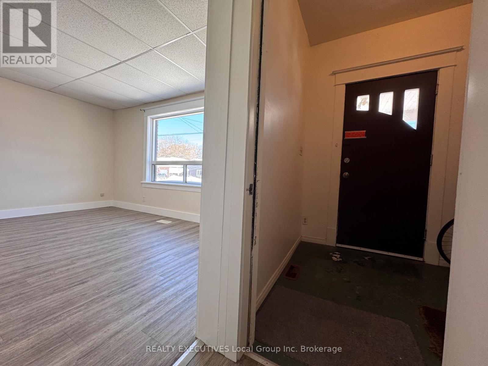 147 Second Avenue E Property Photo 6