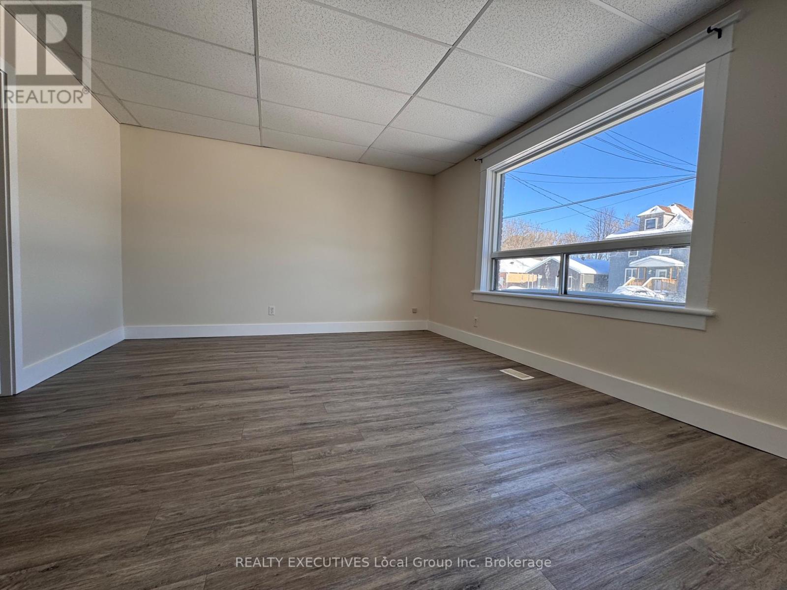 147 Second Avenue E Property Photo 7