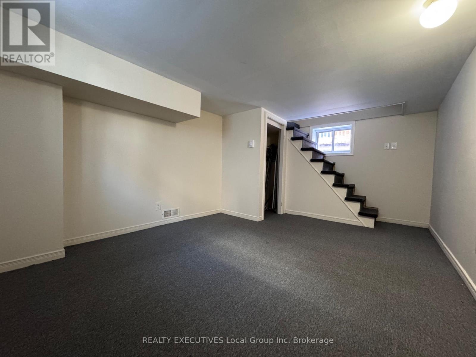 147 Second Avenue E Property Photo 17