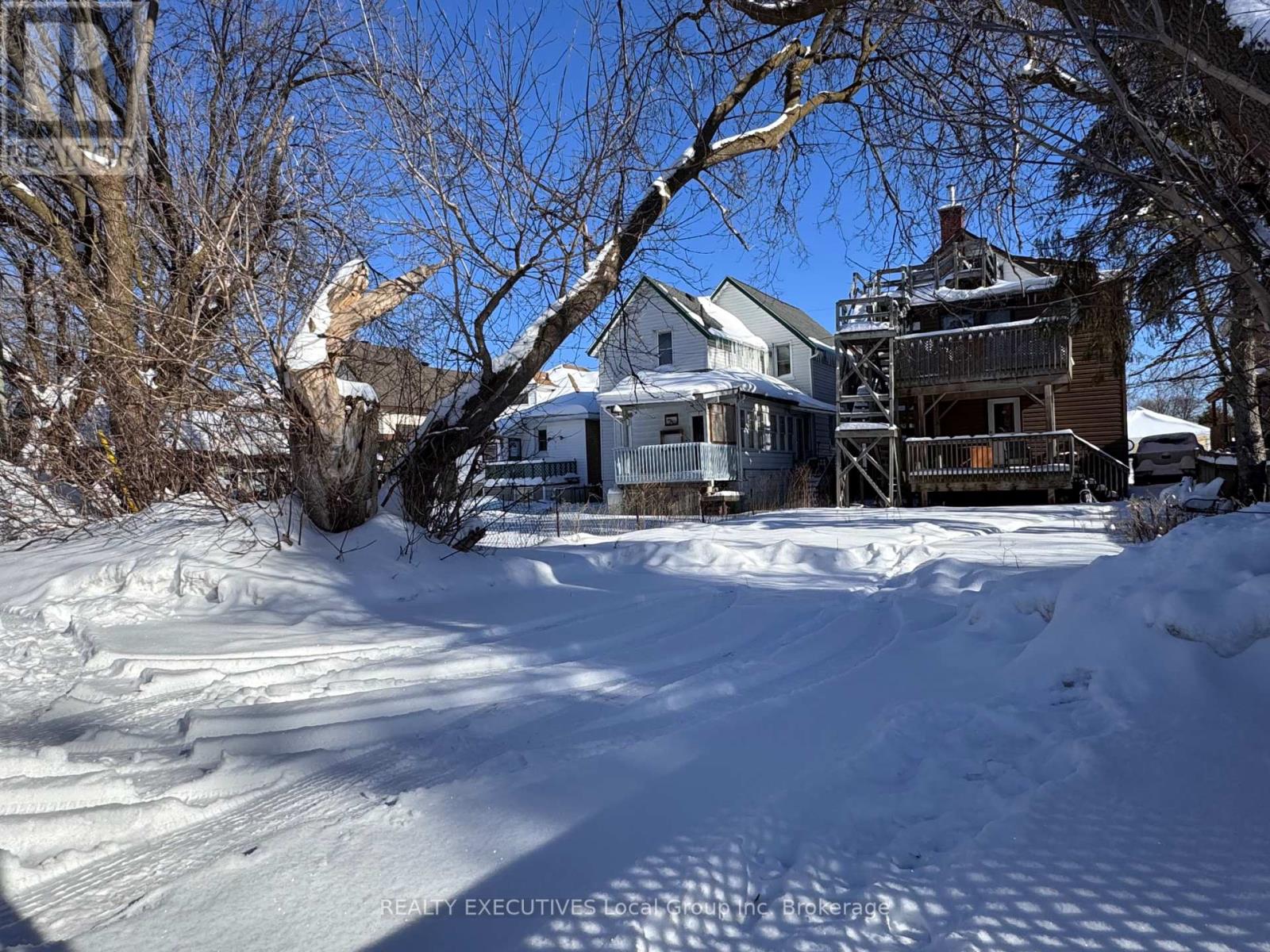 147 Second Avenue E Property Photo 25