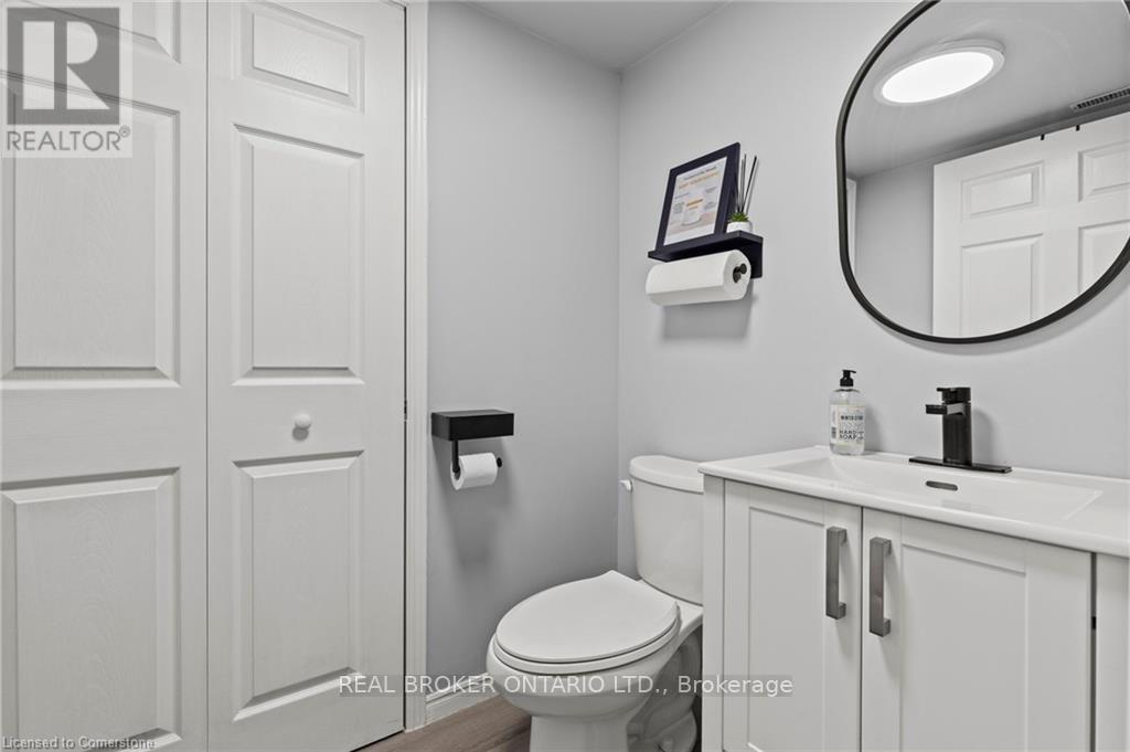 34 - 1070 Stone Church Road E Property Photo 13