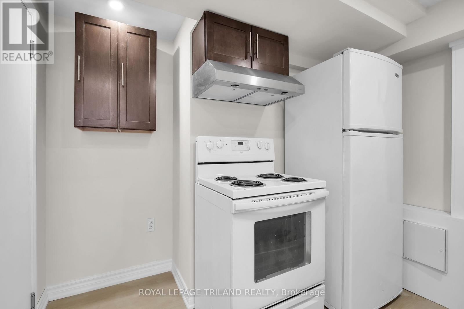 B - 1324 Brydges Street Property Photo 3