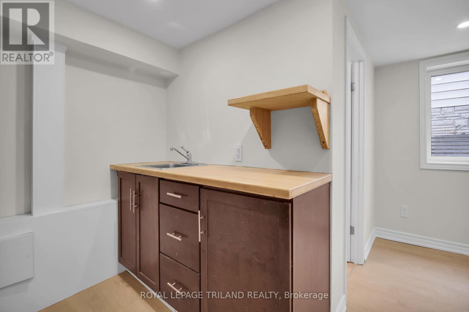 B - 1324 Brydges Street Property Photo 4
