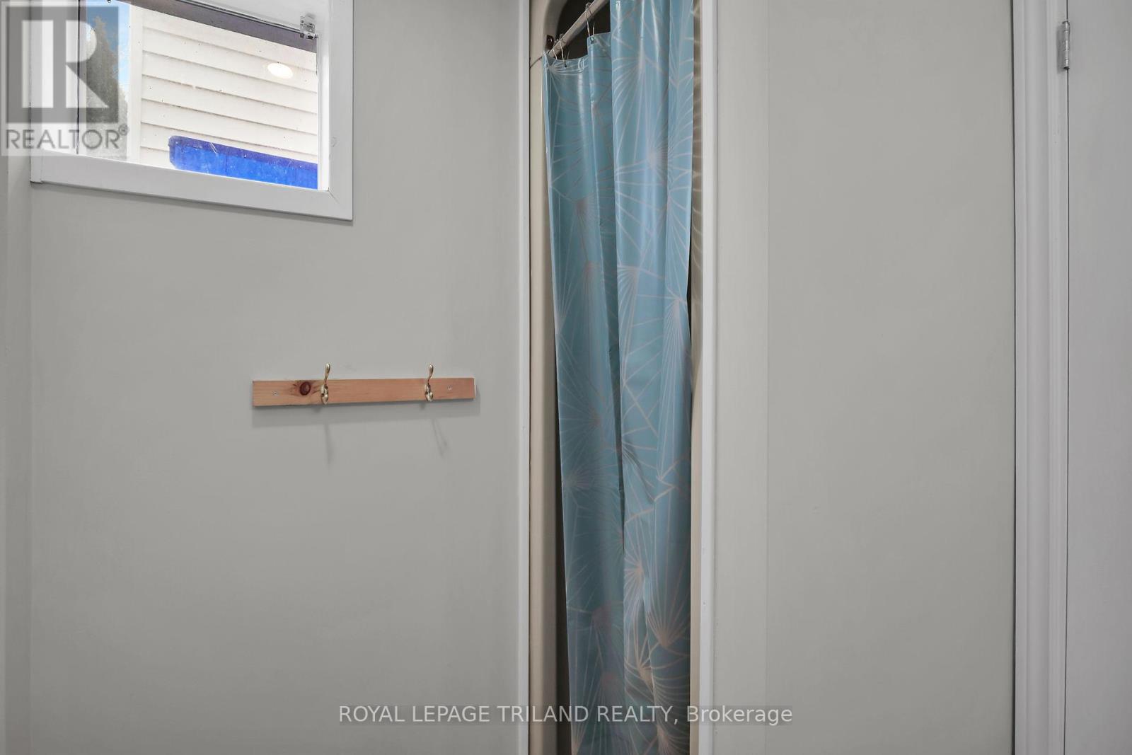 B - 1324 Brydges Street Property Photo 12