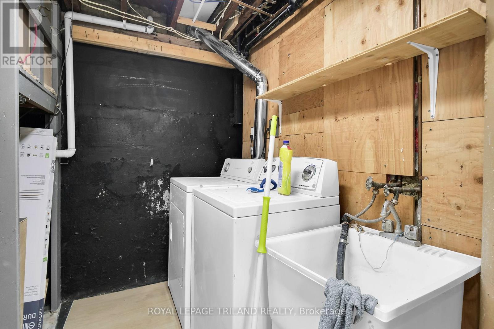 B - 1324 Brydges Street Property Photo 13