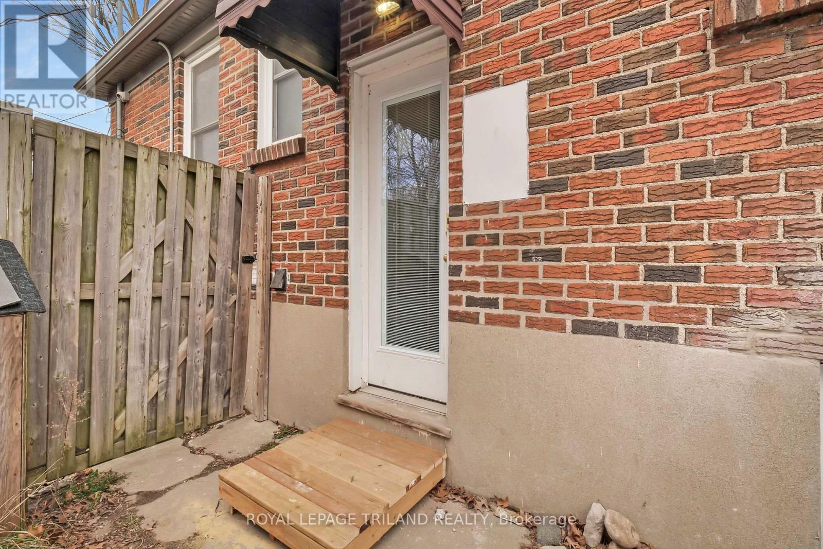 B - 1324 Brydges Street Property Photo 14