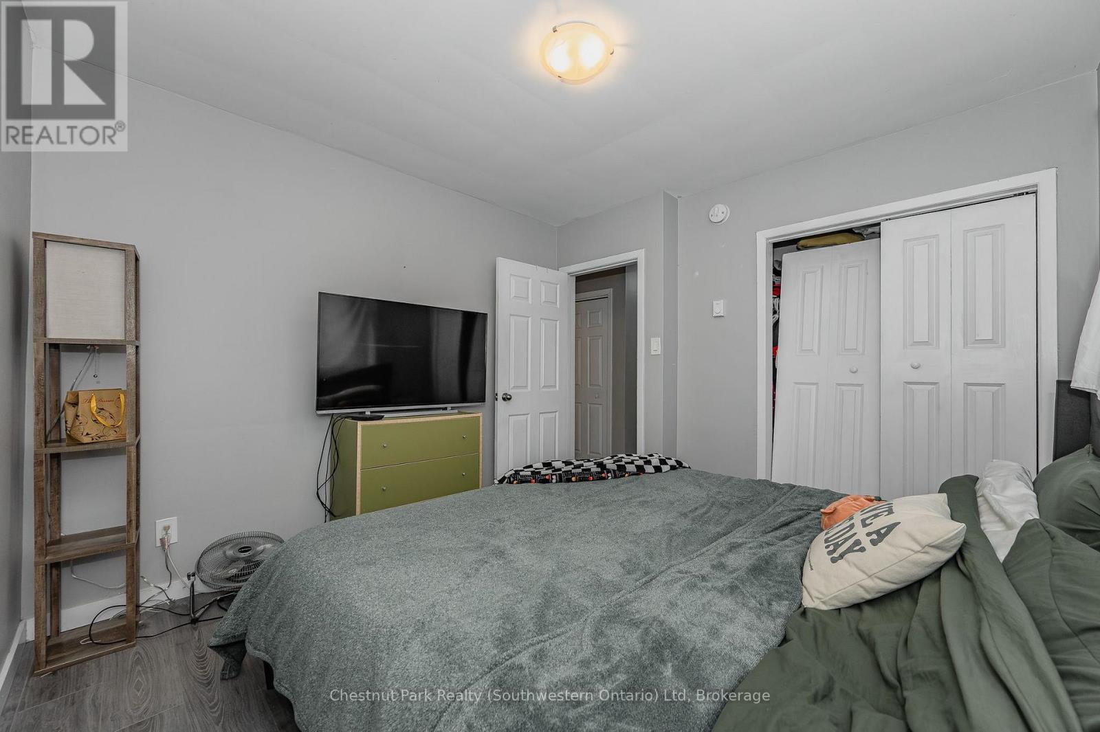 201 Alma Street N Property Photo 13