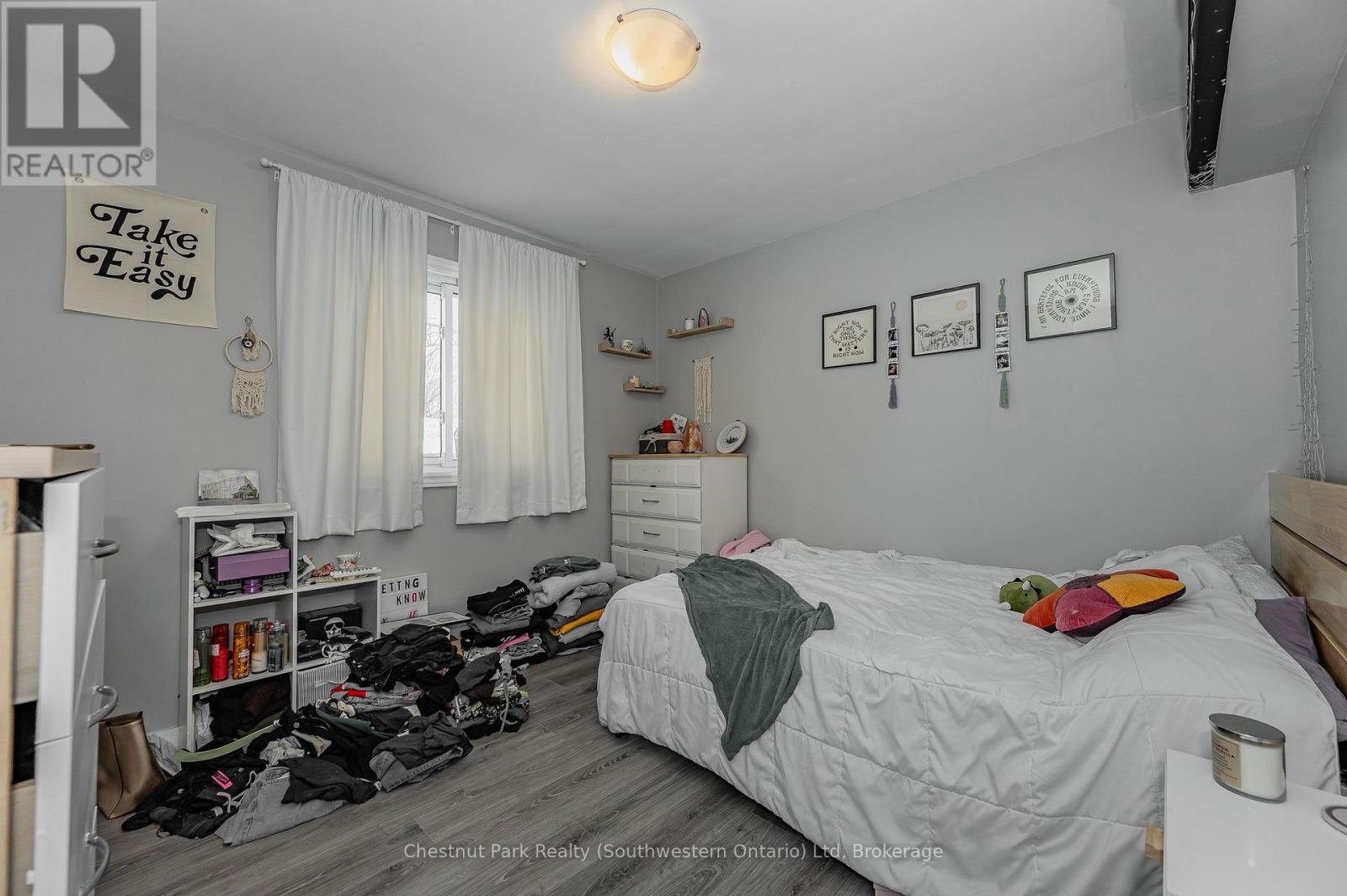 201 Alma Street N Property Photo 14