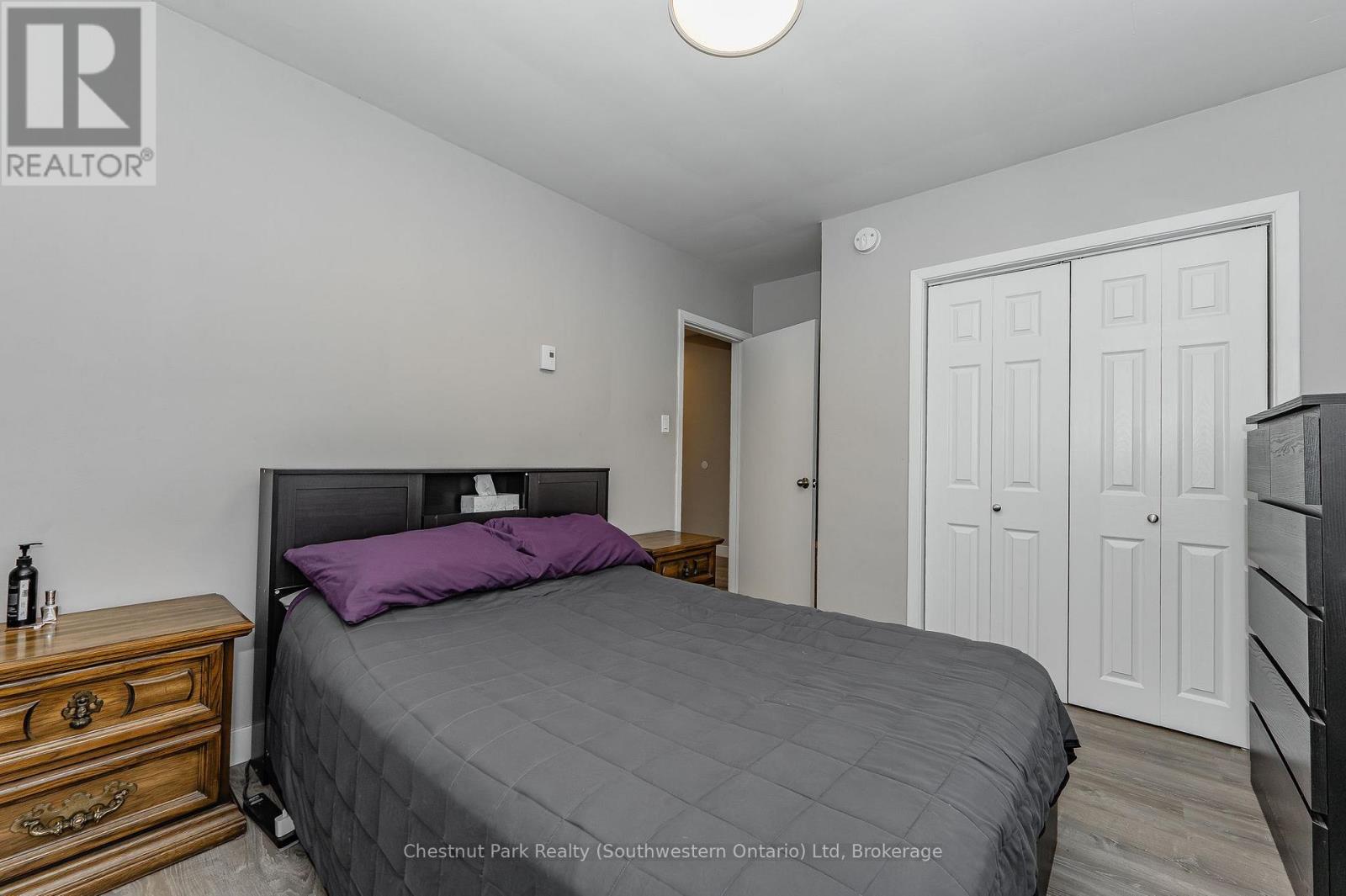 201 Alma Street N Property Photo 25