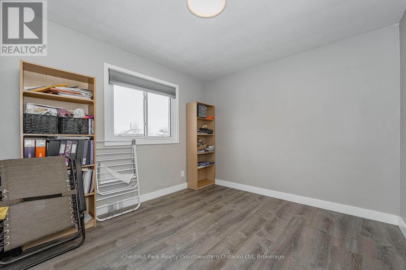201 Alma Street N Property Photo 26