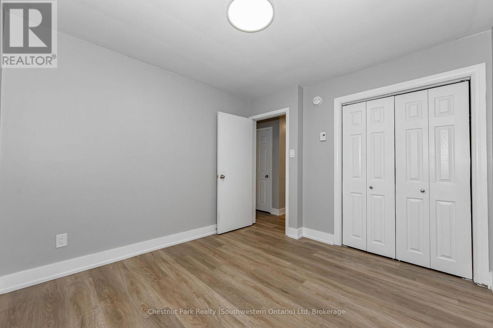 201 Alma Street N Property Photo 35