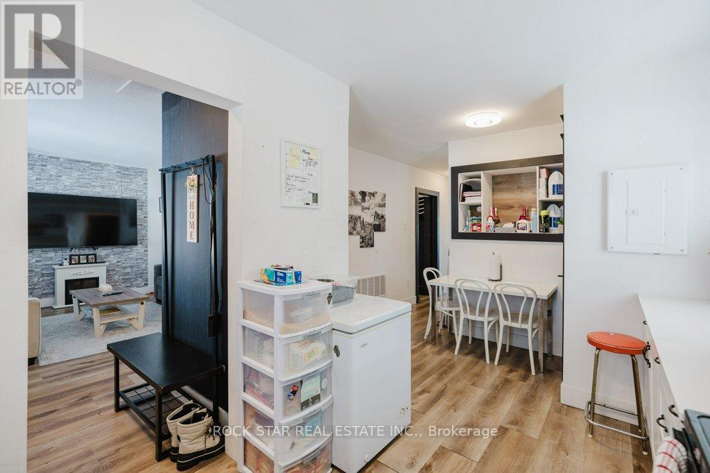 859 Upper Ottawa Street Property Photo 5