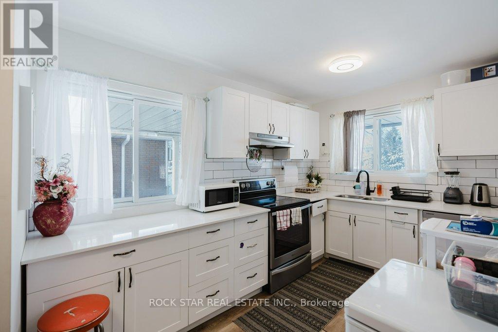 859 Upper Ottawa Street Property Photo 7