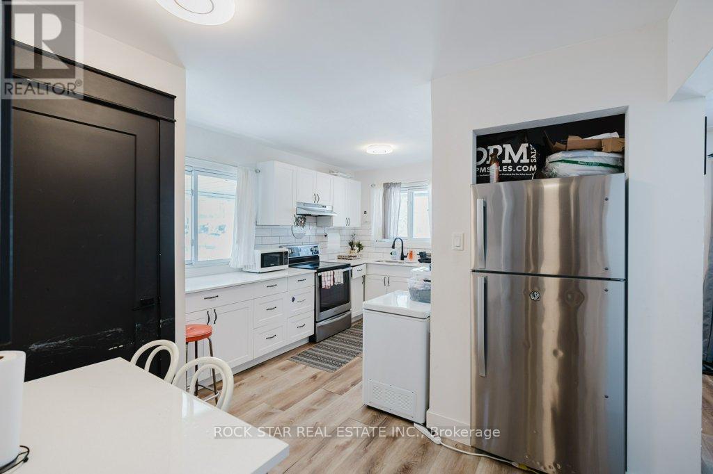 859 Upper Ottawa Street Property Photo 9