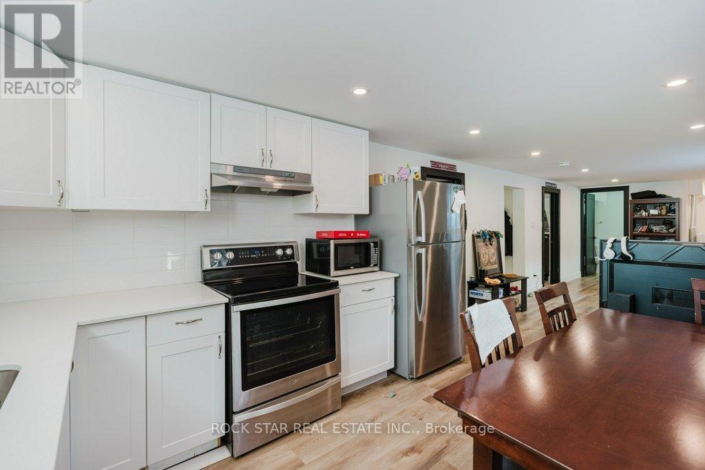 859 Upper Ottawa Street Property Photo 24