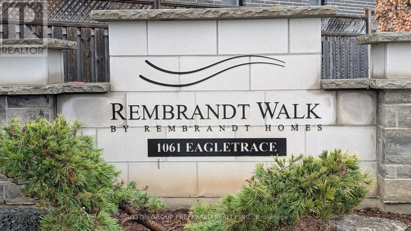 137 - 1061 Eagletrace Drive Property Photo 2