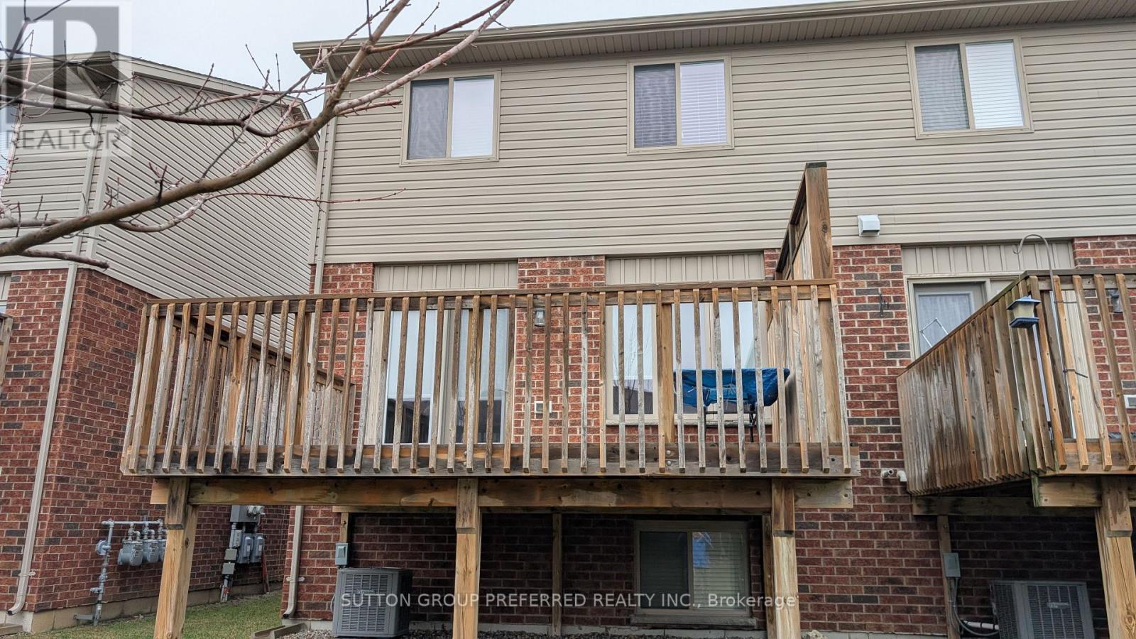 137 - 1061 Eagletrace Drive Property Photo 4