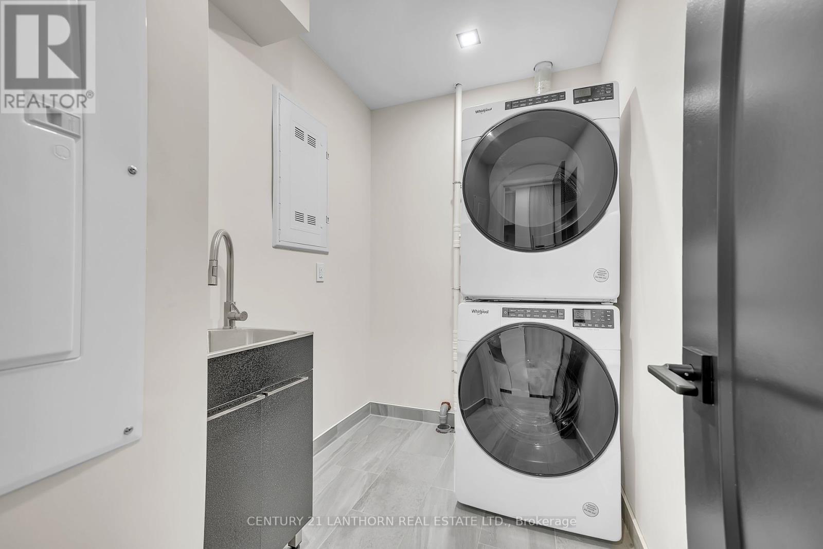 Unit # 7 - 38 Front Street Property Photo 17