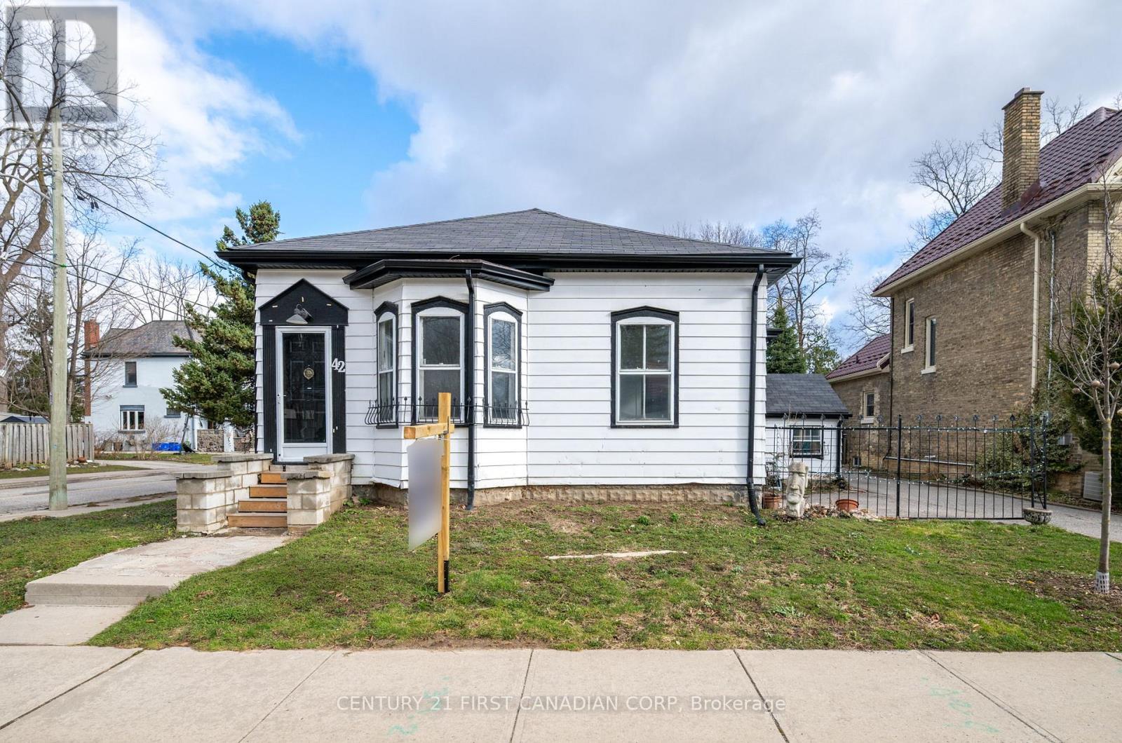 42 Bruce Street Property Photo 1